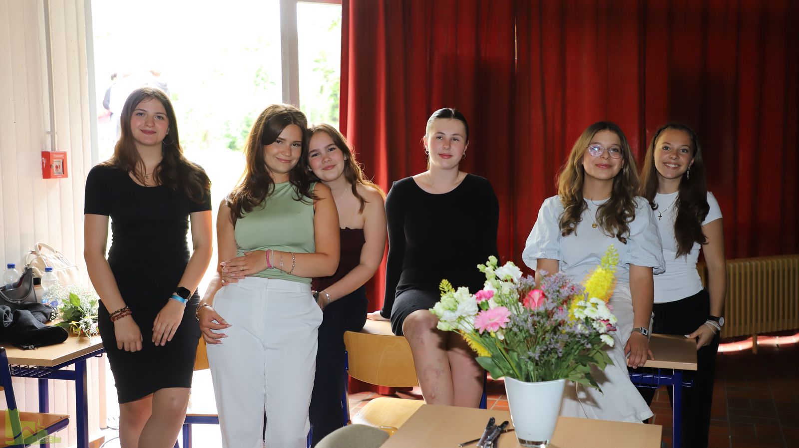 Glanzvoller Abschied: Zeugnisübergabe und Party zum Abschluss der Schulzeit